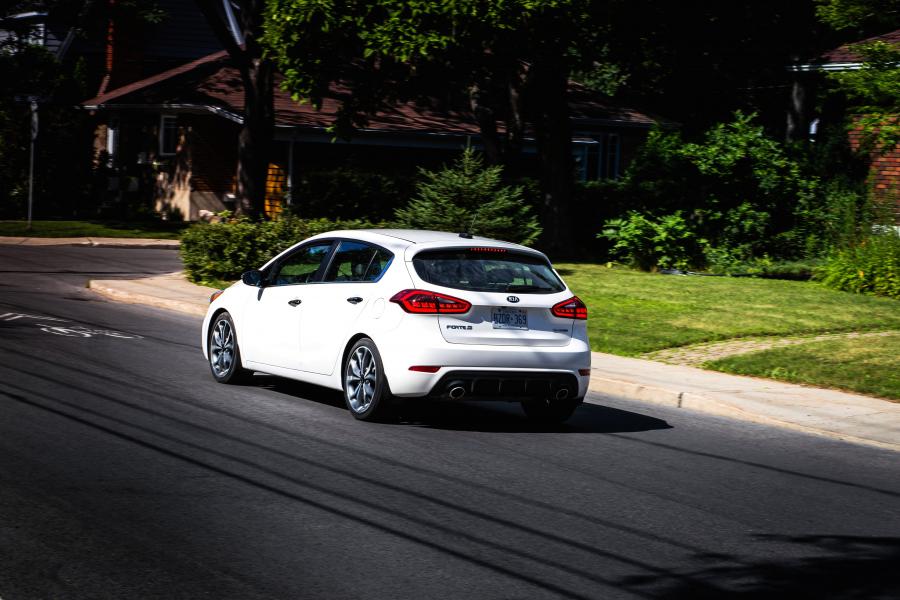  Kia Forte5 2016 года  (фото 31 из 37)